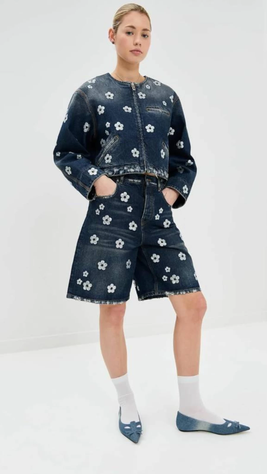 Marc Jacobs Women's Sequin Daisy Embellished Wide Leg Shorts - Glamorous High Waist Summer Fashion