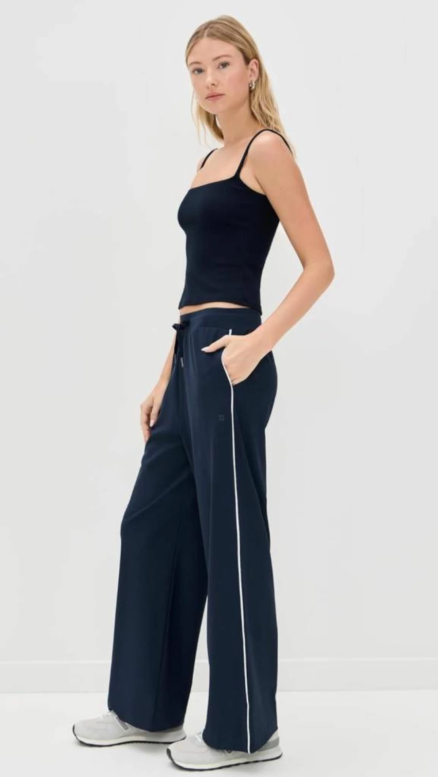 Sweaty Betty Women's High-Waisted Explorer Wide Leg Pants 30" - Comfortable & Stylish Yoga Trousers for Active Lifestyles