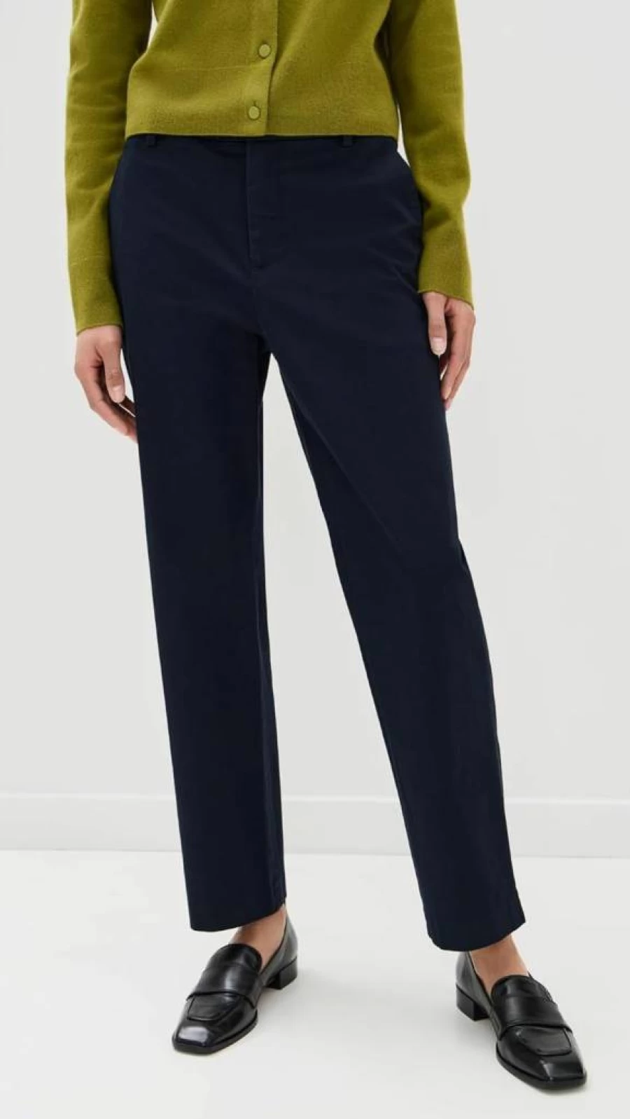 Vince Women's Classic Mid Rise Chino Pants - Comfortable Stretch Fit Casual Trousers