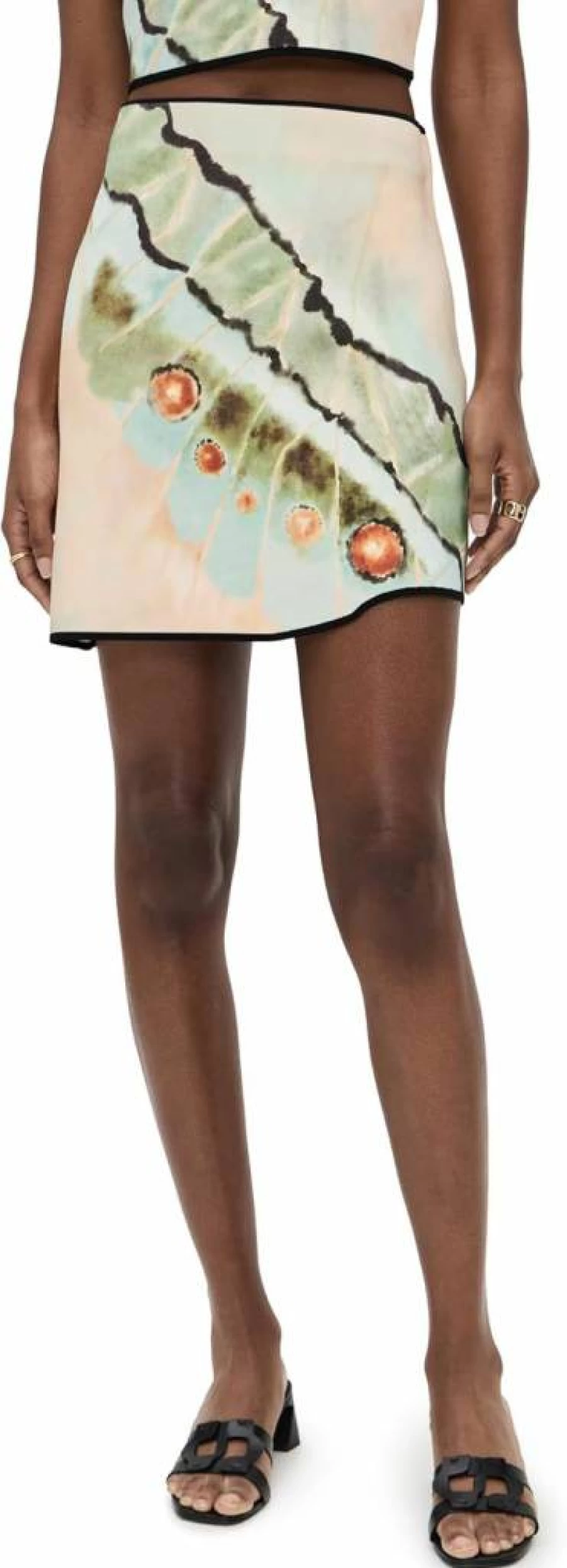 AMUR Women's Kellah Knit Skirt - Stylish Comfort for Everyday Wear