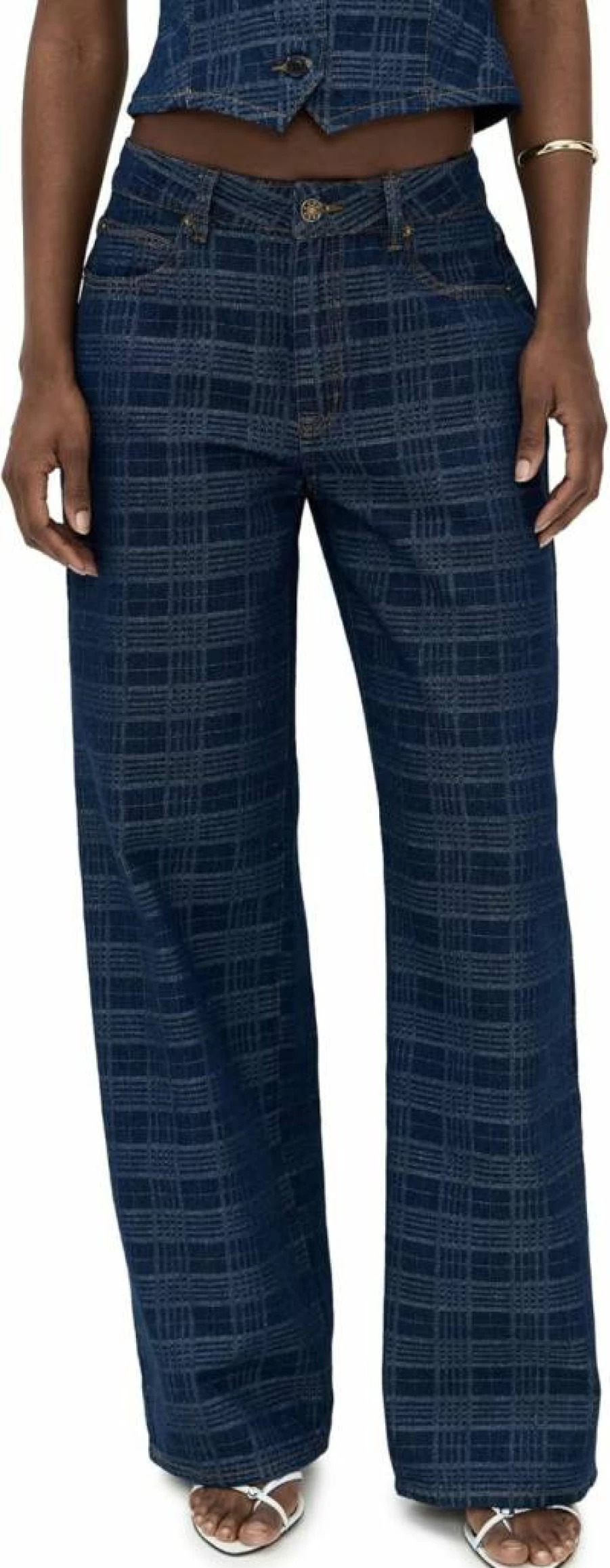 Lioness Women's High-Waisted Slim Fit Jeans - Trendy Denim Pants for Fashionable Outfits