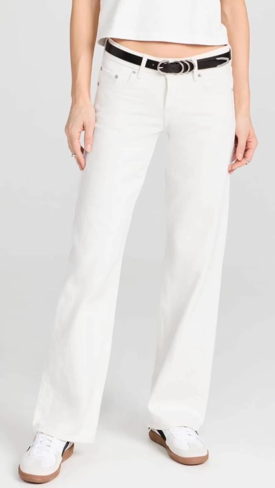 Levi's Women's Low Loose Fit Jeans - Classic Denim Pants for Casual Comfort