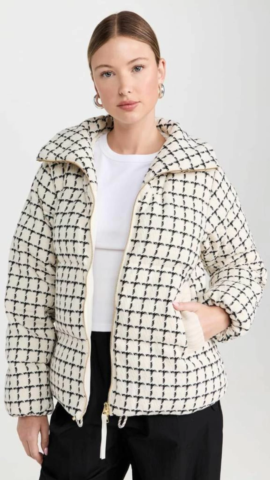 Varley Women's Eugene Checkered Short Puffer Jacket - Stylish Quilted Coat for Winter Fashion