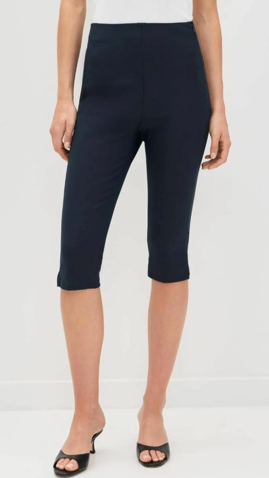 Theory Women's Slim-Fit Capri Pants - High-Waisted Office Ankle Pants for Professional Women